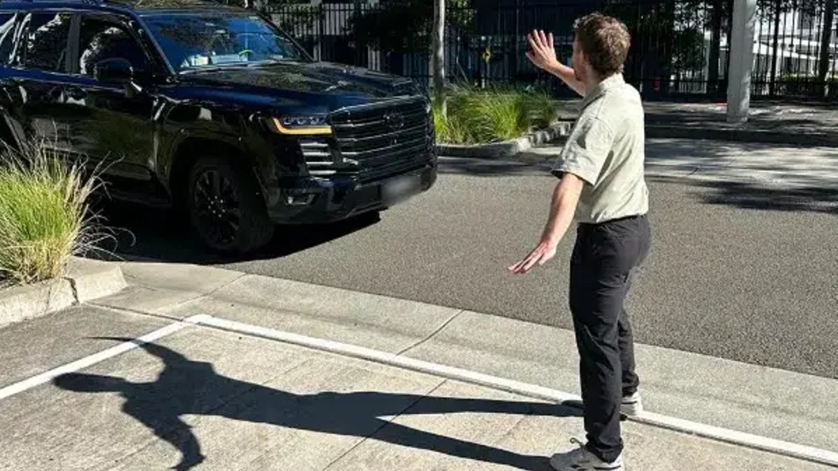 NSW bans reserving parking spots, fines drivers - parking reservation