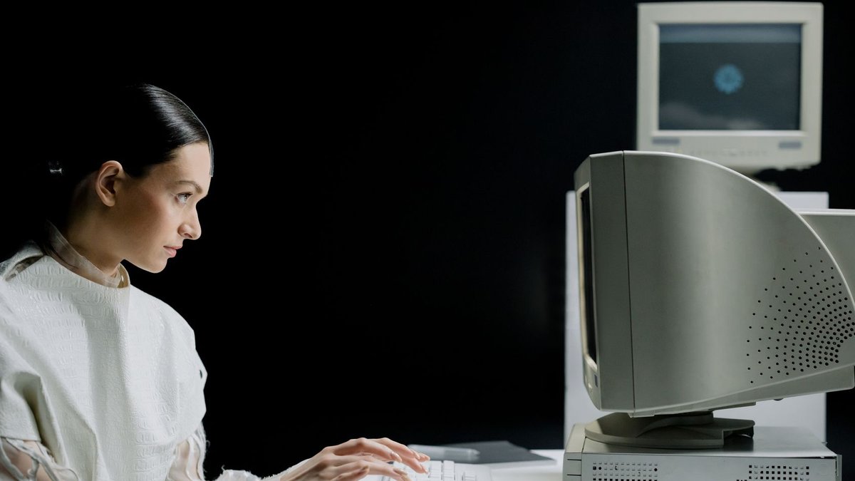 Catherine McIntyre Named The Logic's AI Reporter - ai reporter
