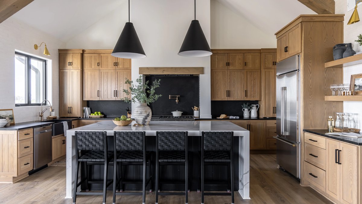 Designers Favor Closed Kitchen Layouts Designers Favor Closed Kitchen Layouts - closed kitchen layouts