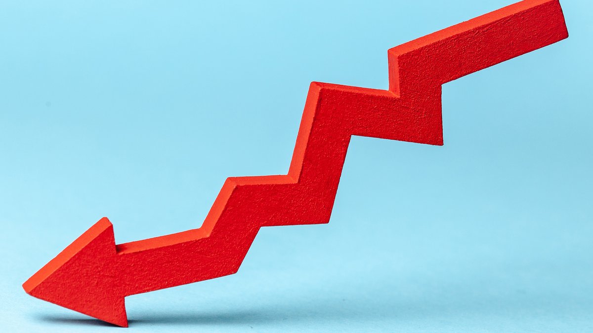 Homebuilder Confidence Hits 9 Year Low - homebuilder confidence