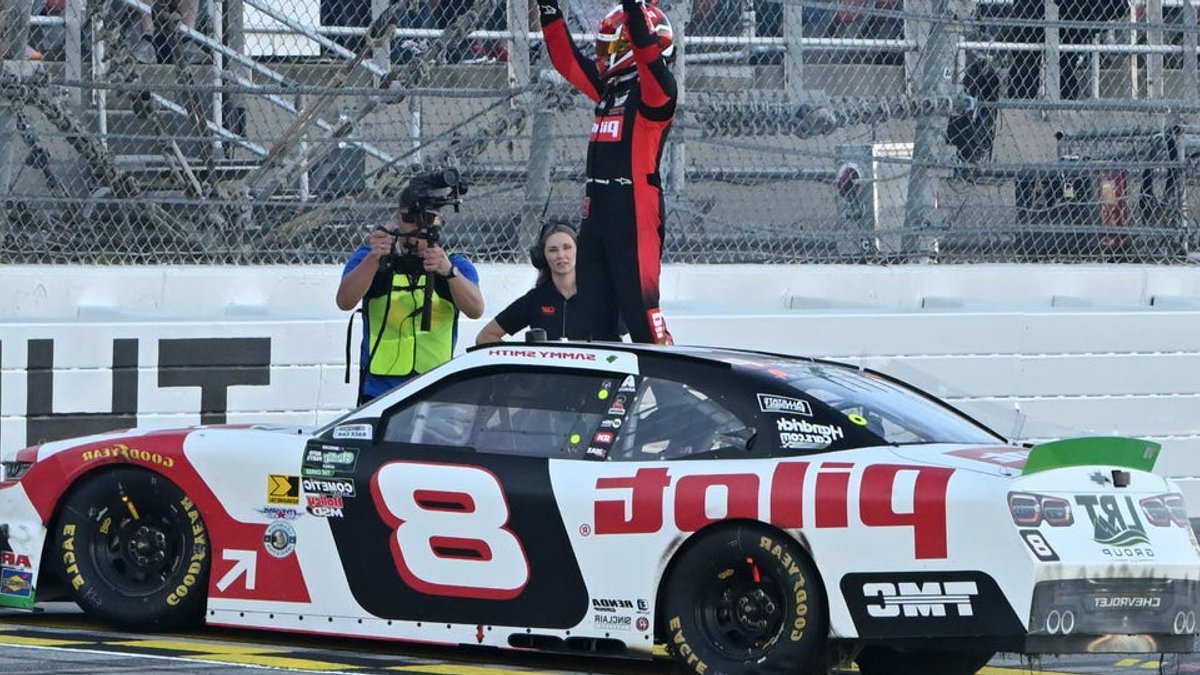 Smith wins at Talladega Superspeedway - talladega superspeedway