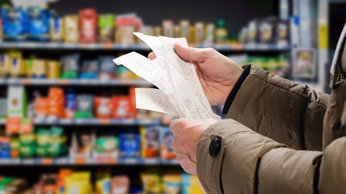 Food inflation jumps to 2.9% in October Food inflation jumps to 2.9% in October - food inflation