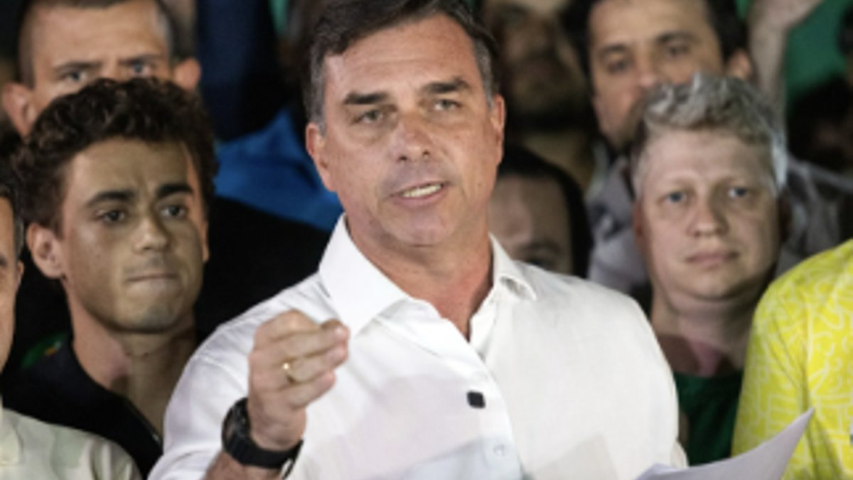 Brazil revokes Bolsonaro's passports Brazil revokes Bolsonaro's passports - bolsonaro passports