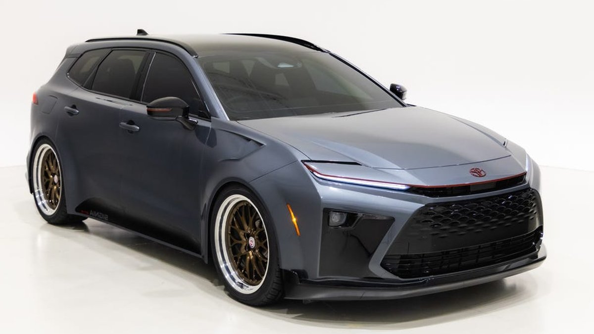 Toyota unveils lowered Crown Signia GT-S concept - toyota unveils