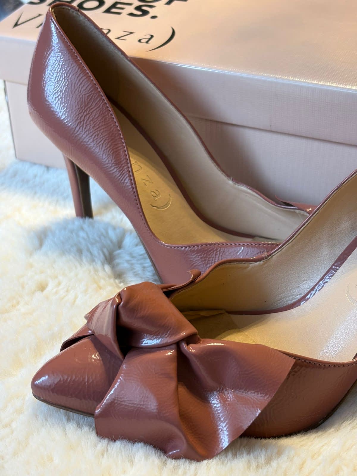 Scarpin de Verniz com Laço
