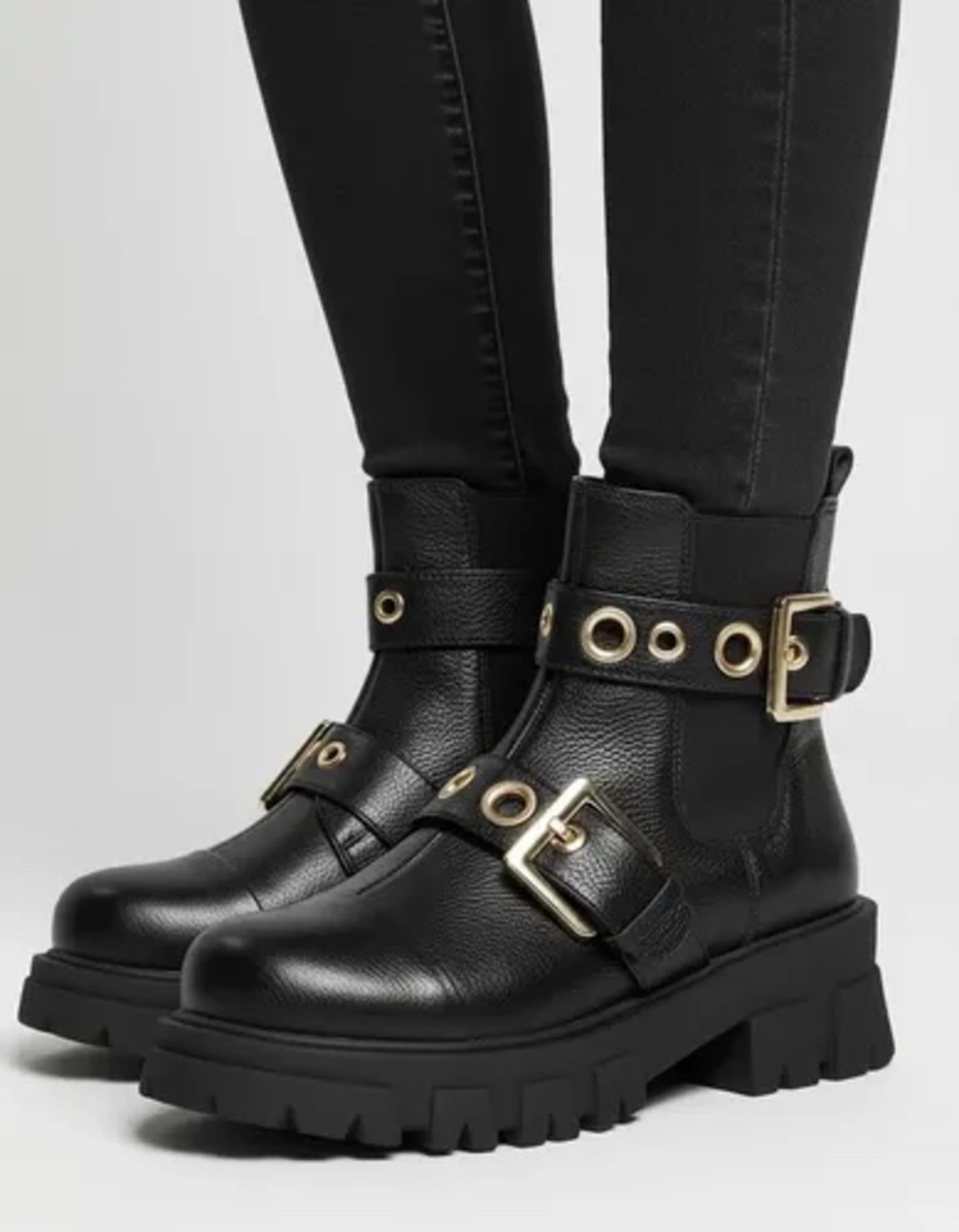 Bota Coturno em Couro Preto · Jorge Bischoff · B.
