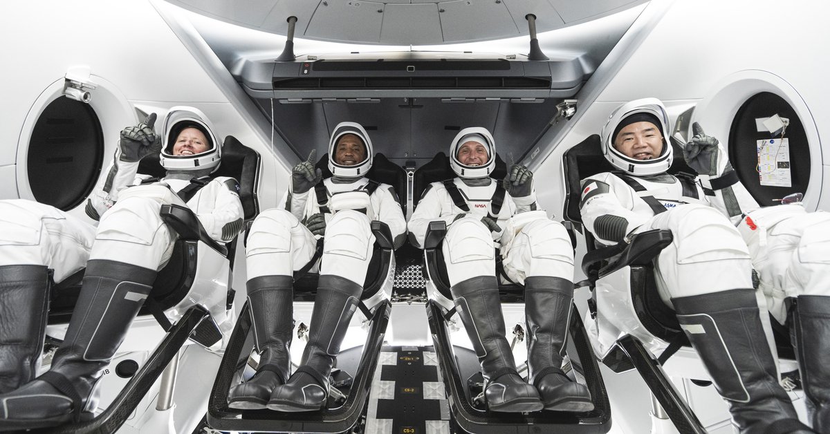 Featured image ultimo viaje al espacio 2020,primer viaje a marte tripulado,astronautas crew dragon,regreso de astronautas a la tierra spacex,mision tripulada a marte 2021,primera nave espacial lanzada al espacio,crew dragon regreso,cuando regresa crew dragon