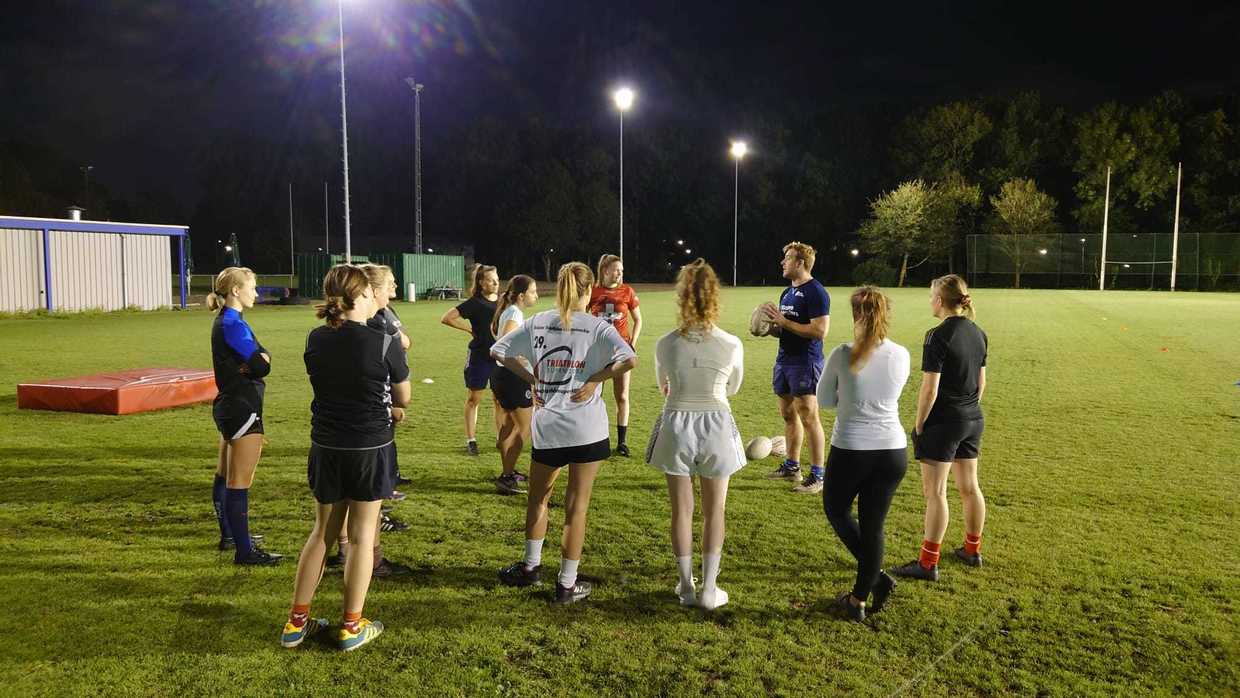 Rugbyvereniging Ascrum moet vanaf dit jaar verplicht vrouwen toelaten: hoe is dat?