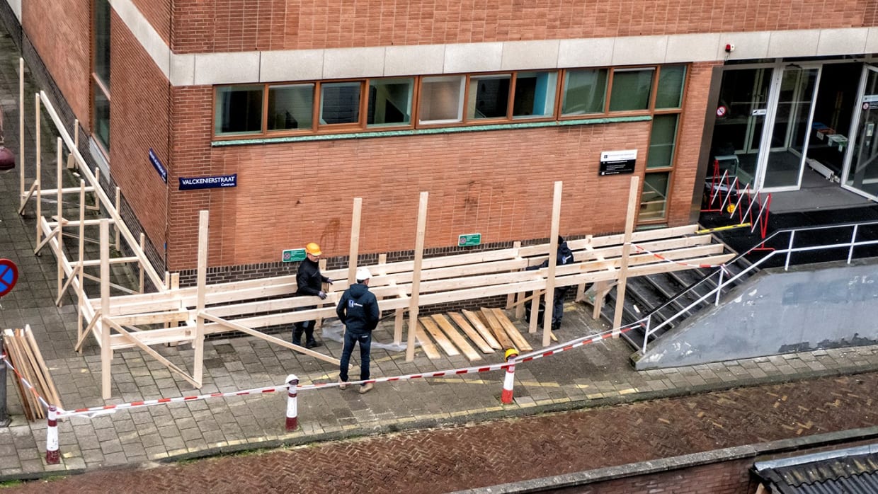 &lsquo;Wordt het een glijbaan, een heuse springschans of een mindervalidentoegang?&rsquo;