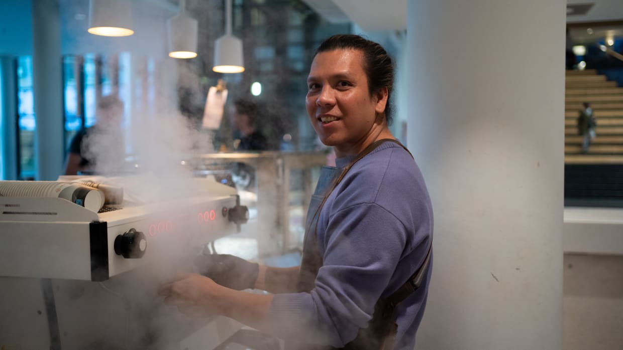 Koffiebarista op Science Park: &lsquo;Op mijn verjaardag kreeg ik drie taarten van klanten&rsquo; 