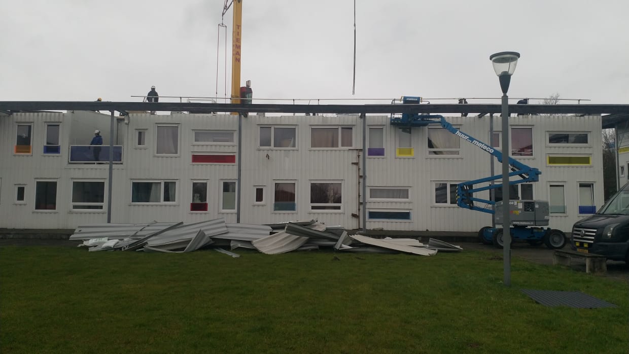 Bewoners Riekerhaven in huurstaking na stormschade: ‘Ik voel me hier niet veilig’