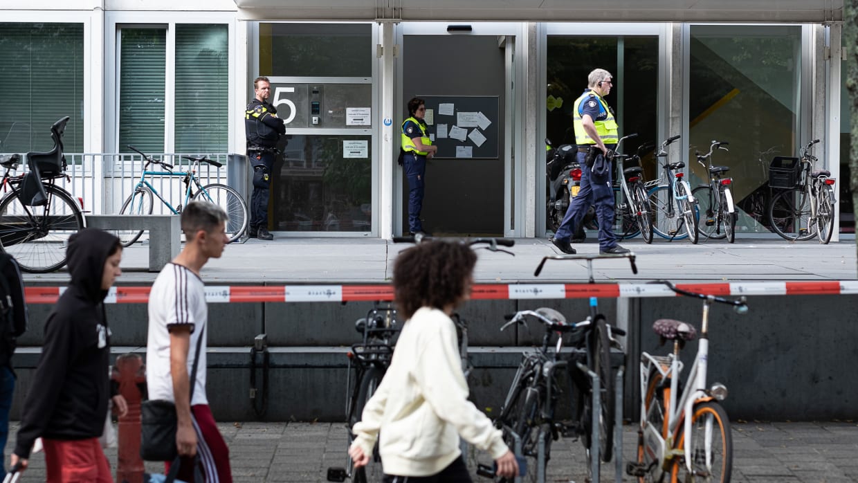 Brand in studentenflat Krelis Louwenstraat, mogelijk gericht tegen regenboogvlaggen 