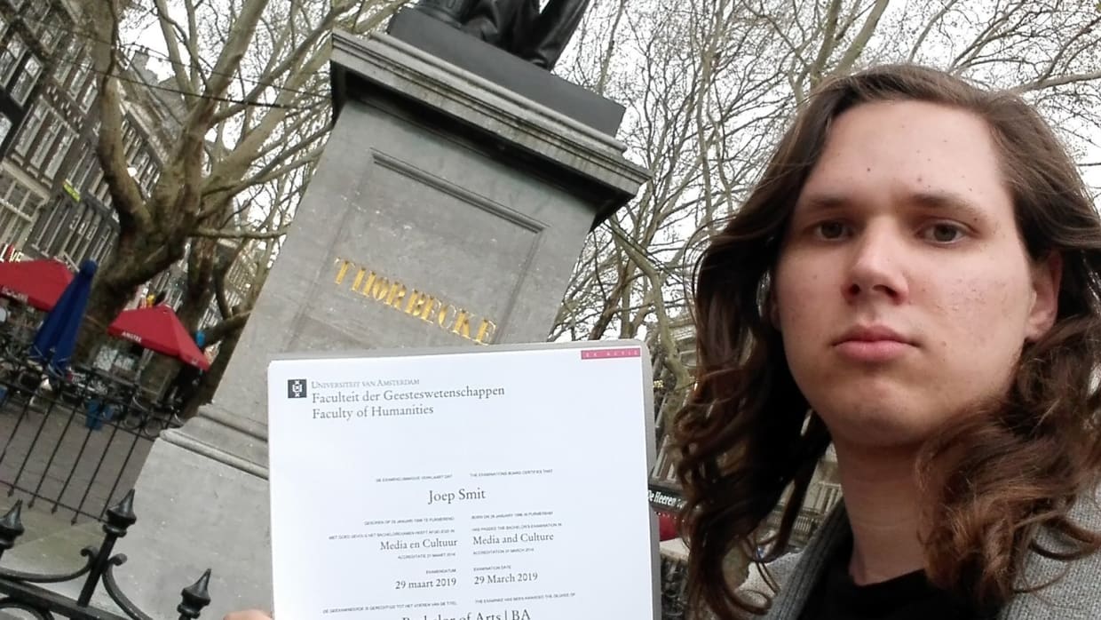 Joep wist niet wat hij met zijn diploma moest en liet het alle bezienswaardigheden van de stad zien