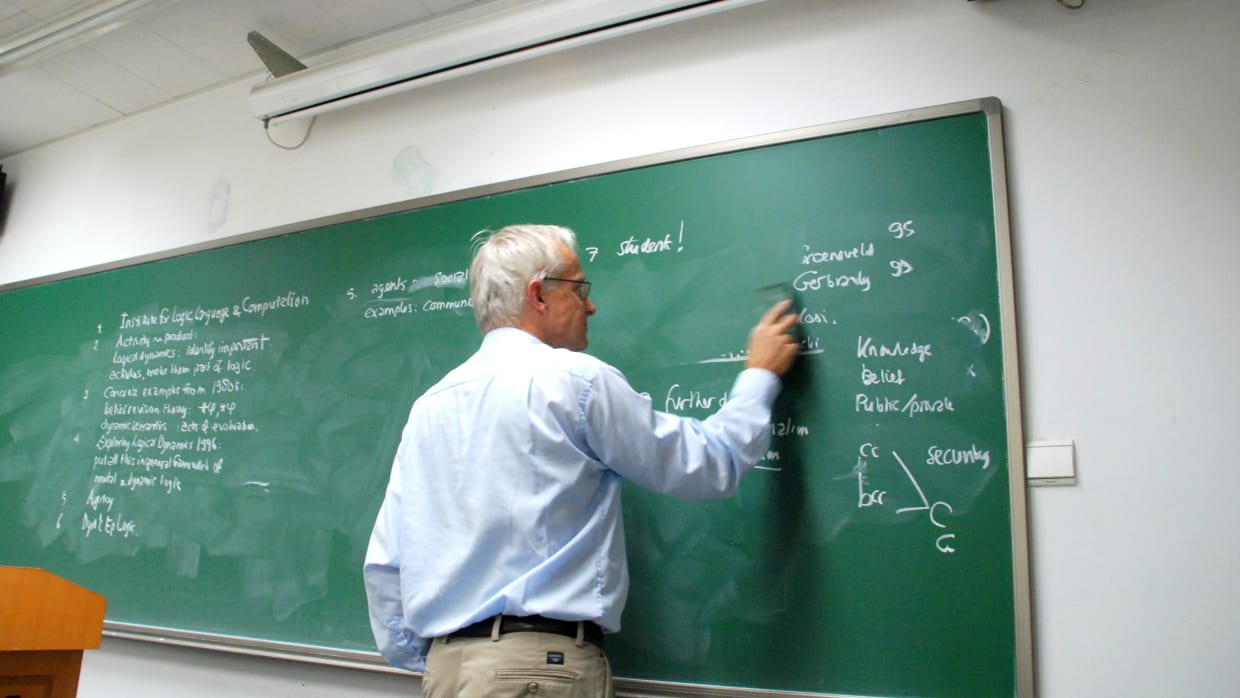 De &lsquo;beste&rsquo; UvA-master: &lsquo;Ik weet soms niet hoe ik nog een sociaal leven kan hebben&rsquo;