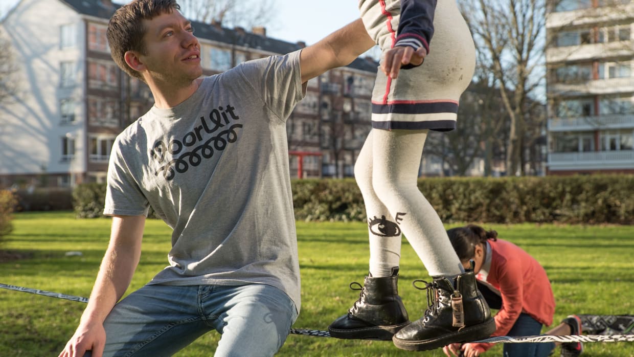 UvA-student Dennis doet vrijwilligerswerk in ruil voor een woning