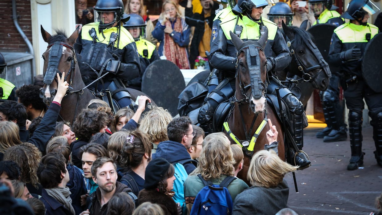 &lsquo;De bezetting van het P.C. Hoofthuis was ondoordacht, onsympathiek en buitensporig&rsquo;