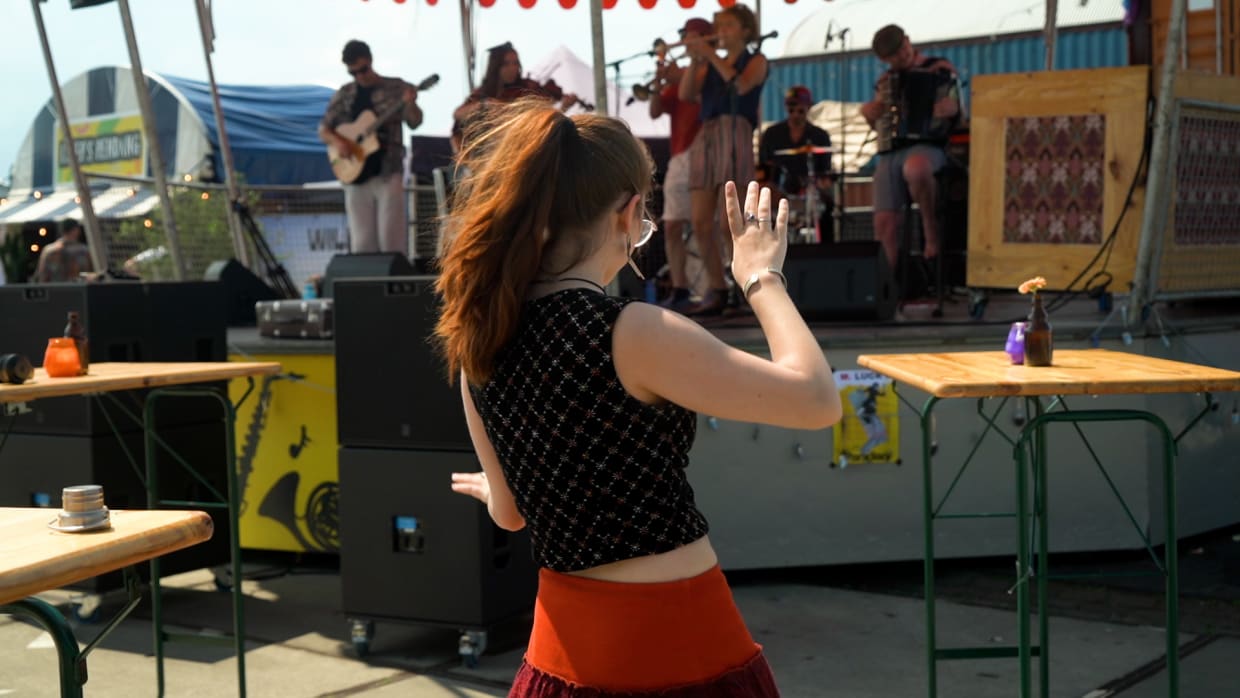 Video | “The audience always dance on our klezmer music”