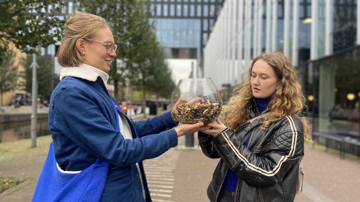 UvA Students clean up cigarette butts at REC