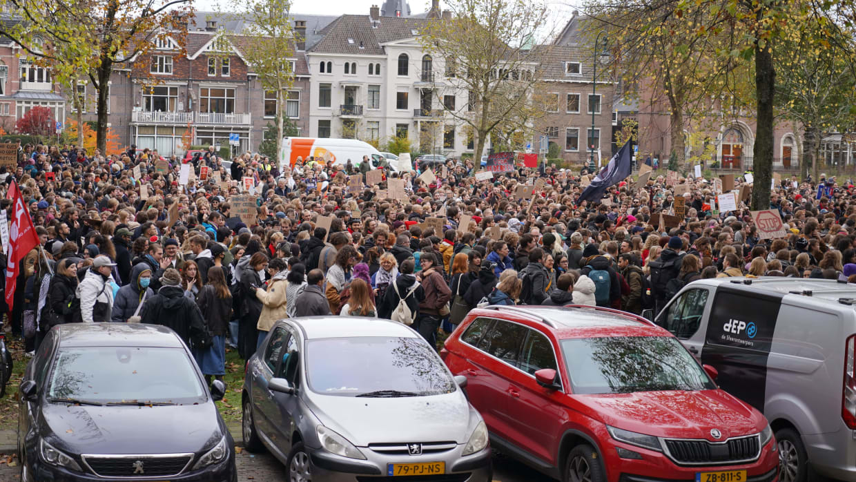 Protest in Utrecht tegen de bezuinigingen