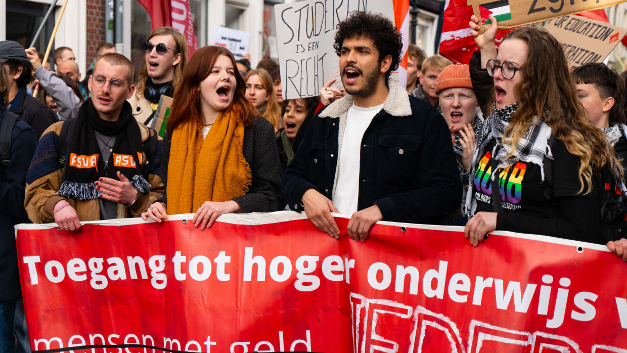 Demonstratie tegen de onderwijsbezuinigingen in Utrecht.