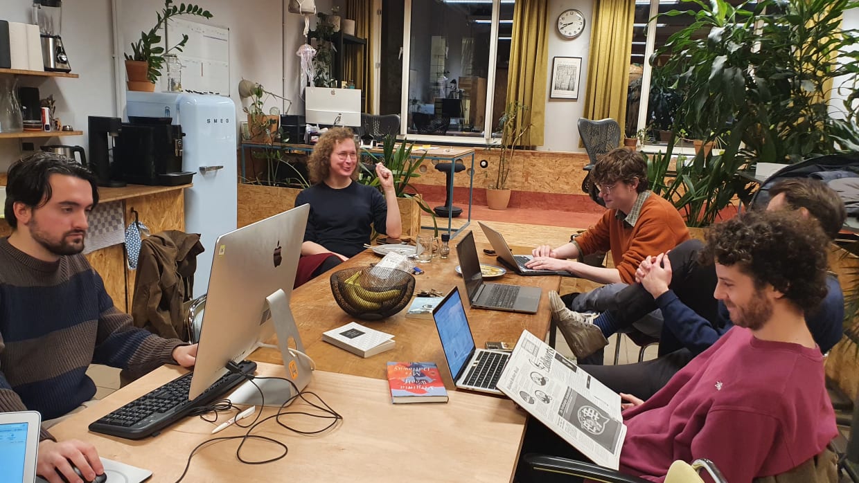 De redactie van Propria Cures (PC) dinsdagavond in het A-lab.