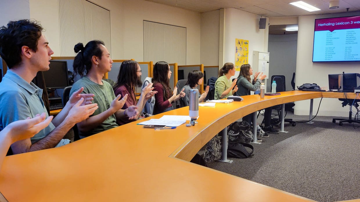 Joining a class of the sign language bachelor: “During class we do not use our voices"