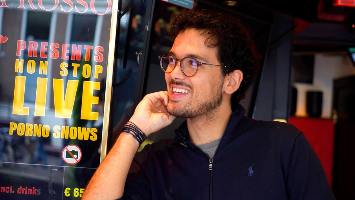 Video | From student to sex theater: Dylan (27) is a doctor and the boss of Casa Rosso