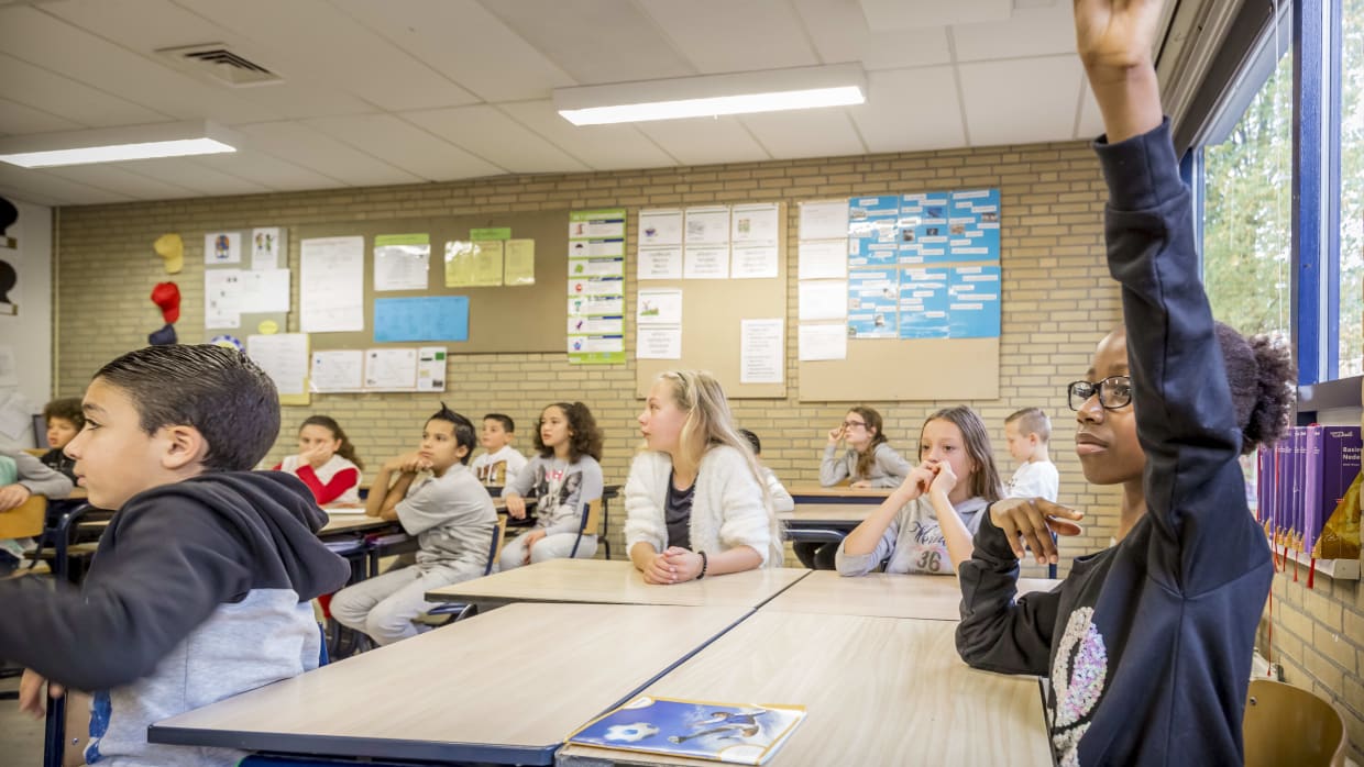 Met &eacute;&eacute;n miljoen euro prijzengeld wil deze UvA-pedagoog kinderen leren over ongelijkheid