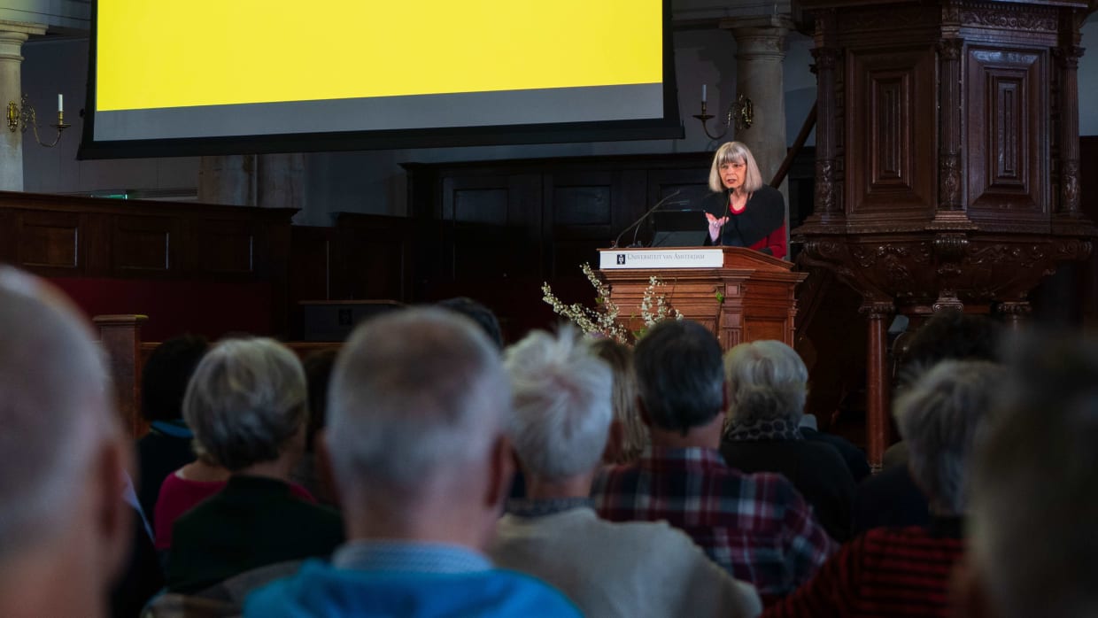 Jos&eacute; van Dijck vanmiddag, tijdens het uitspreken van de Kohnstammlezing.