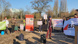 Protest voor studentenwoningen Kronenburg: &lsquo;Schiphol is onschendbaar&rsquo;