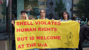 UvA Rebellion eist dat UvA banden met Shell verbreekt