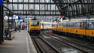 Wetenschappers worstelen met uitstoot door vliegreizen