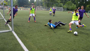 Natuurkundigen zijn beste voetballers van de UvA op Roeterseilandtoernooi