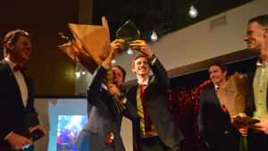 UvA'ers Fr&eacute;derique Iedema en Mendel op den Orth studentensporter van het jaar