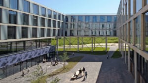 Het hoofdgebouw 904 van de Faculteit der Natuurwetenschappen, Wiskunde en Informatica (FNWI) aan de UvA.