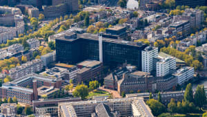 Krimp kantoorruimte: Rechten levert verdieping in, diensten vertrekken in 2031 van Hogehilweg