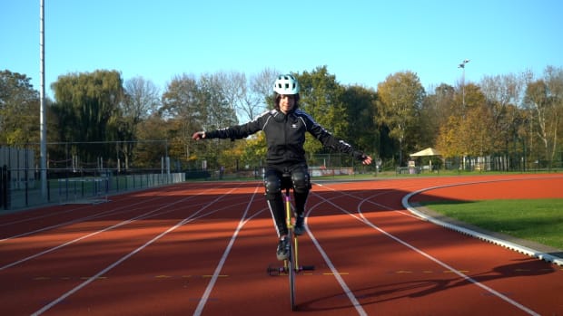 Video | Masterstudent Elise is world champion unicycling