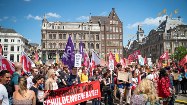 Amsterdam schiet oud-studenten met problematische schulden te hulp 