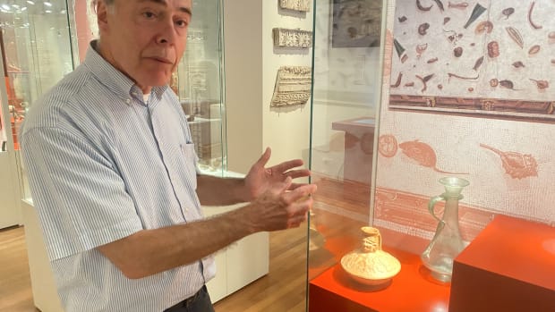 UvA-gebouwen | Al 42 jaar in het Allard Pierson: ‘Ik heb hier mijn droombaan gevonden’