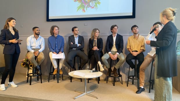 Two winners of UvA Thesis award for the first time