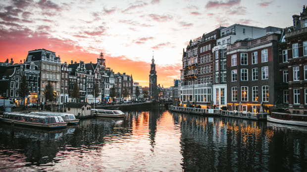 Staying and finding a job in Amsterdam after graduation, a challenge?