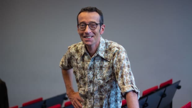 Docent van het Jaar David Bos: &lsquo;Ik geef het liefst onderwijs, dat voelt als echt werk&rsquo;