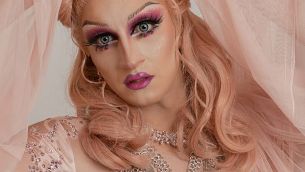 Word Drag Queen of Art Activist tijdens Crea&rsquo;s zomercursussen