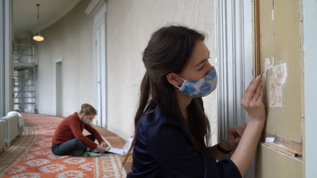 Video | UvA’ers doen onderzoek in Soestdijk: ‘Geschiedenis van het land in één gebouw’