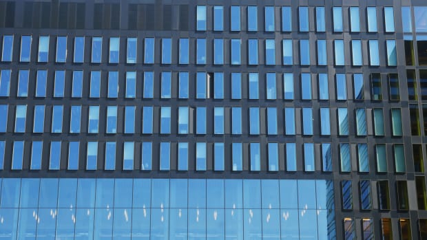 Renovatie gevel REC-B/C/D gaat een jaar duren