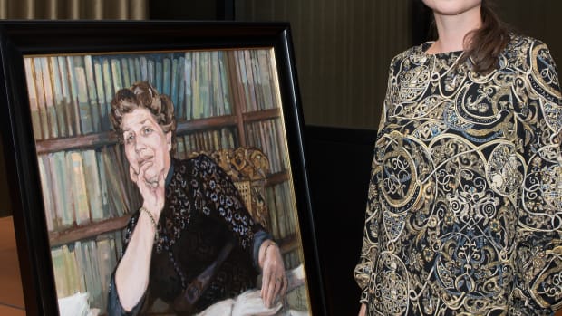 Eerste portret van vrouwelijke hoogleraar in faculteitskamer rechtenfaculteit