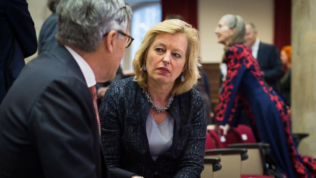 Bussemaker trekt 5 miljoen uit voor vrouwelijke hoogleraren