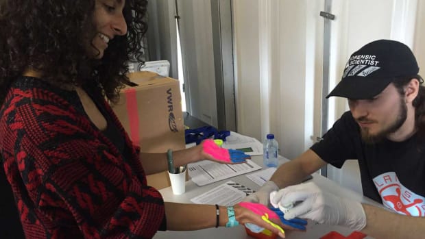 UvA'ers en HvA'ers op Lowlands overstelpt met proefkonijnen