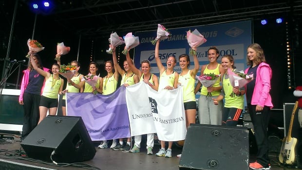 Vrouwenteam UvA/HvA wint Damloop voor vierde keer op rij 