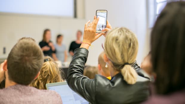 Smartphoneverbod op universiteit een goed idee? &lsquo;Verantwoordelijkheid ligt bij studenten&rsquo;